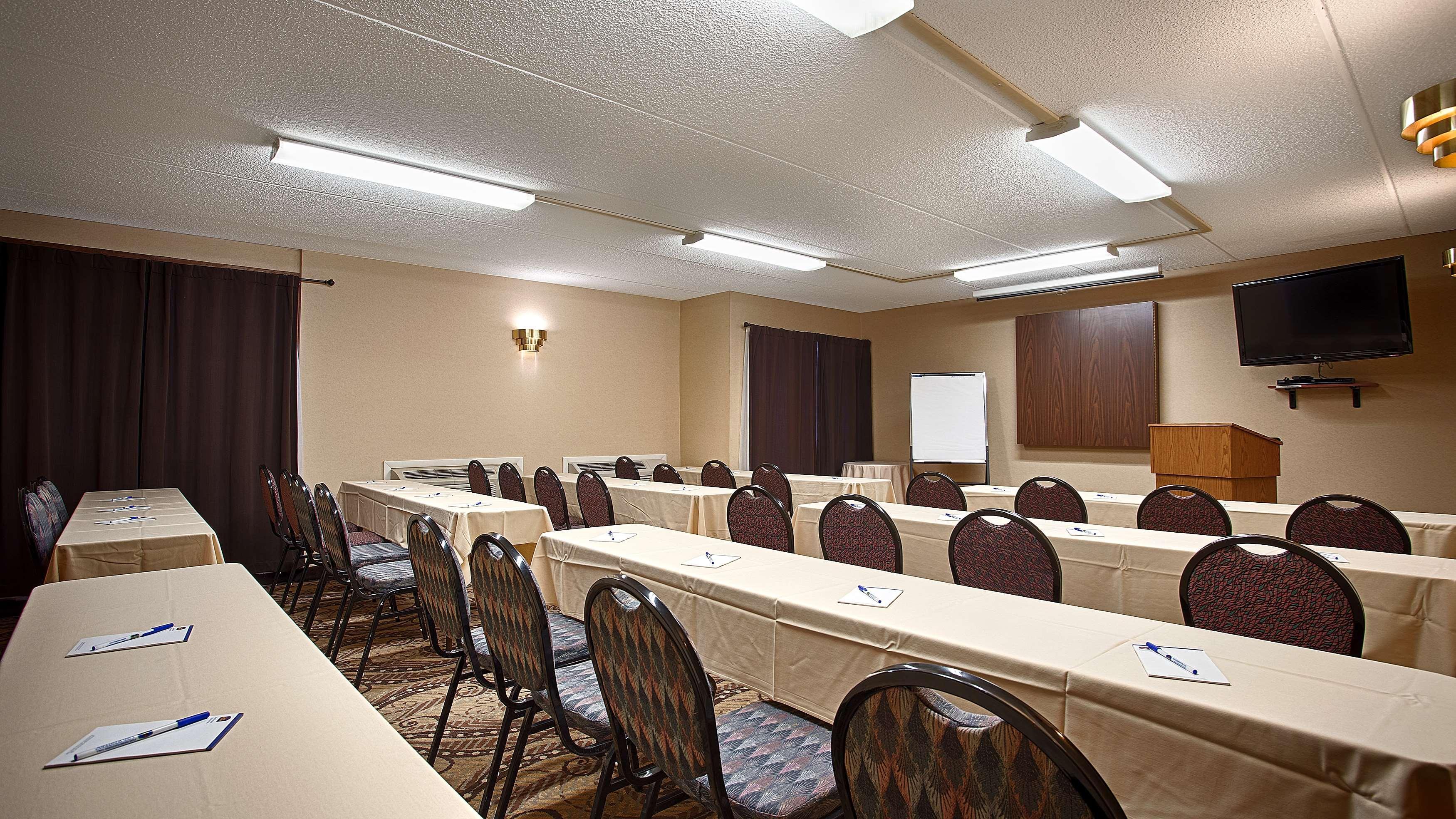 Western Hotel Clifton Park