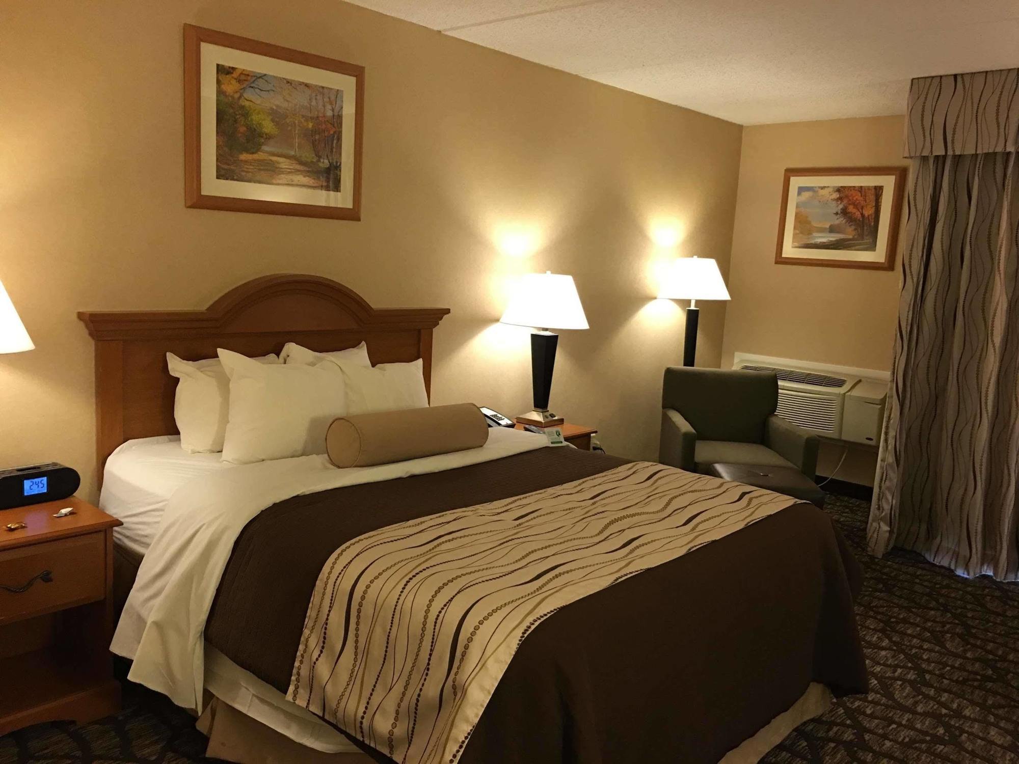 Western Hotel Clifton Park